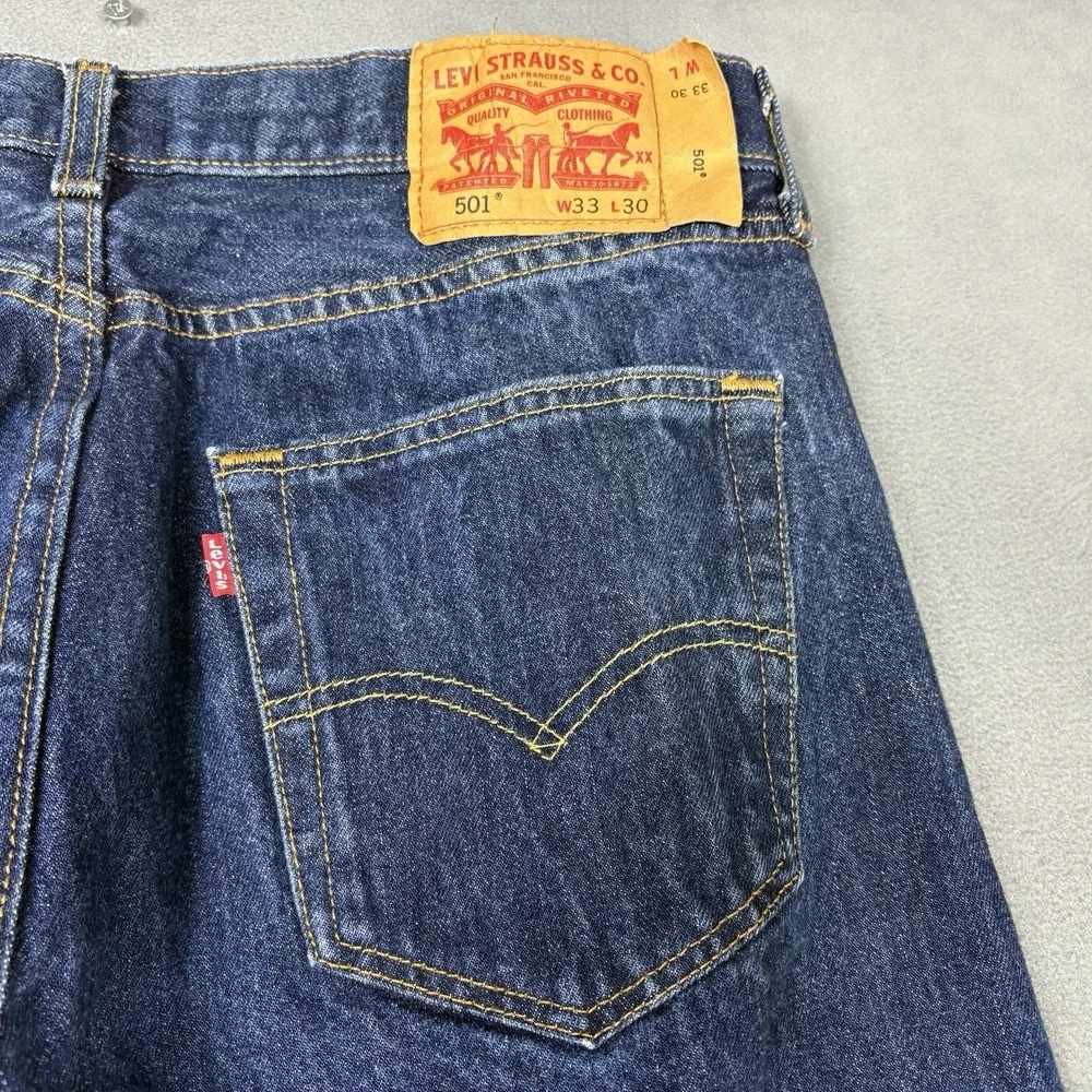 Levis 501 Original Fit Jeans Mens Size 33x30 Button Fly Dark Wash Straight Leg